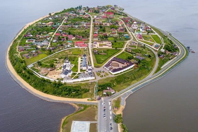 Всё везде и сразу: Раифа, Иннополис и Свияжск на автомобиле
