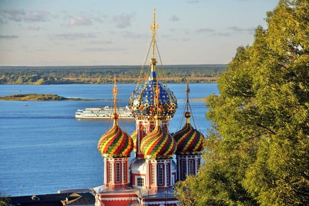 Два часа на яхте — с возможностью искупаться и порыбачить